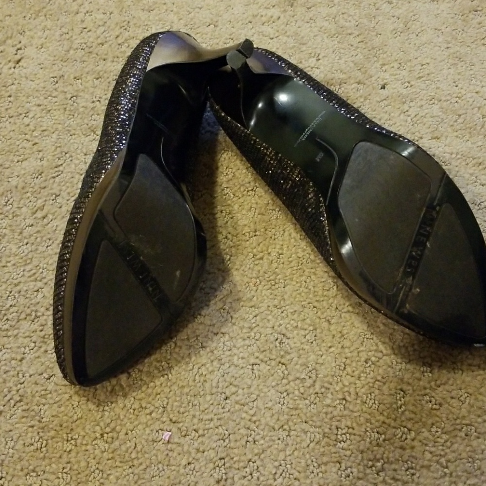 Heel - Picture 3 of 5